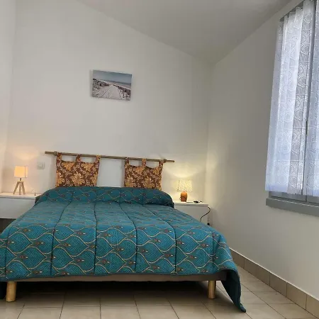 Cosy En Centre-ville Avec Balcon, Parking Et A 10 Min Des Plages - 4 Couchages - Fr-1-224b-196 公寓 *